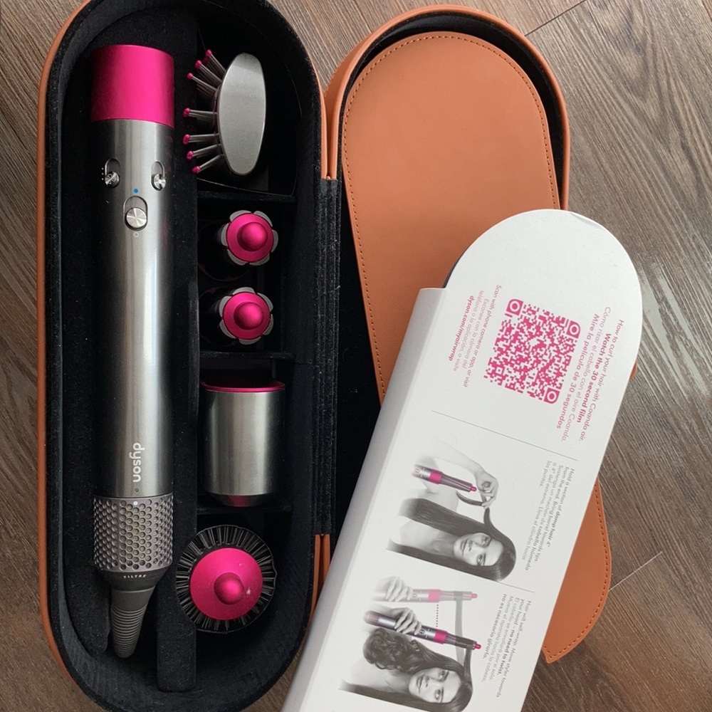 READ DESCRIPTION Dyson Airwrap (220V countries) + iconic leather box!
